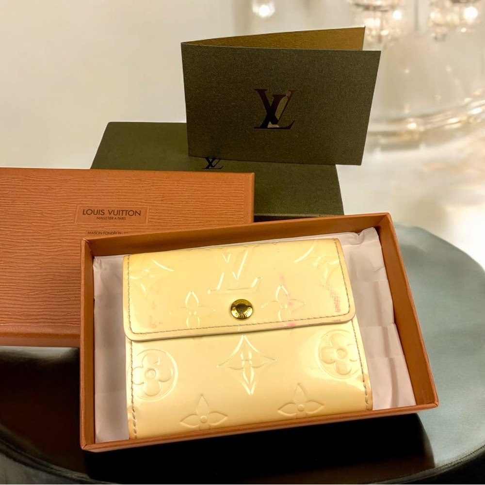 Louis Vuitton Vernis Ludlow Compact Wallet-Includes Box and Card